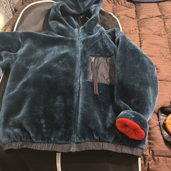 UGG HOODIE Brand New Condition - Picture 6 of 10